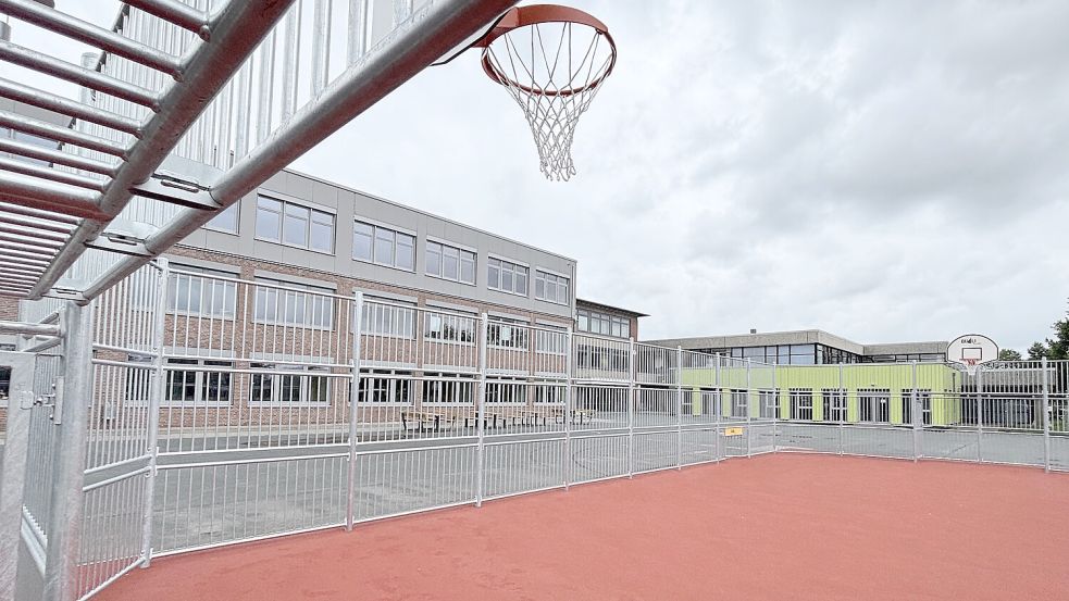 In den Schulhof der IGS in Moorhusen wurde erst kürzlich massiv investiert. Foto: Aiko Recke
