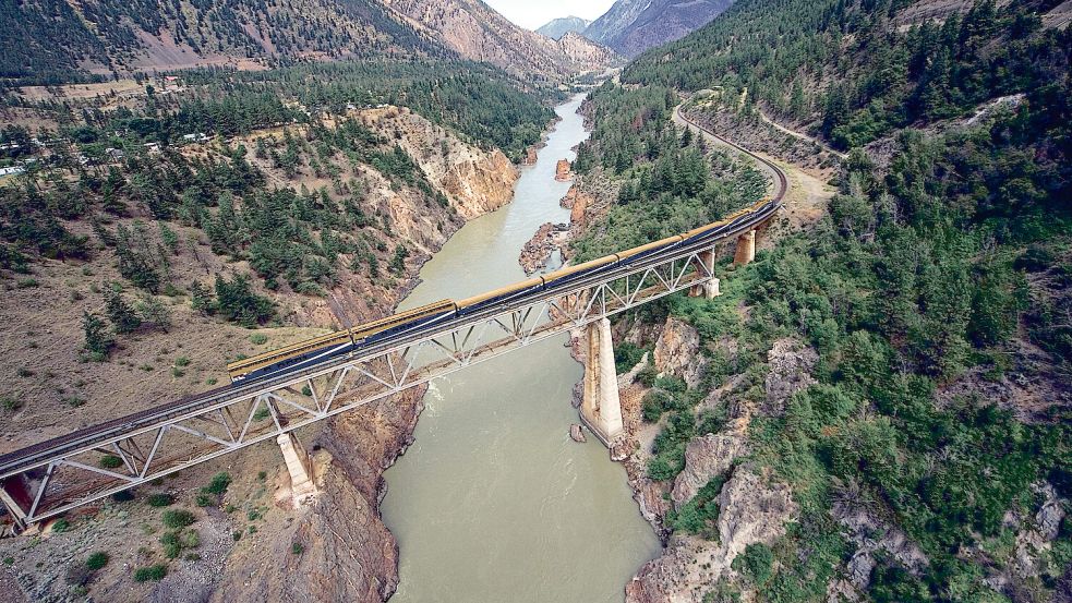 Eine Fahrt mit dem Rocky Mountaineer von Vancouver nach Banff dauert etwas mehr als 12 Stunden. Foto: Rocky Mountaineer