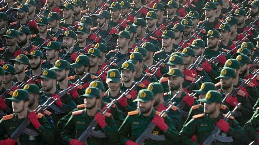 Irans mächtige Revolutionsgarden trotzen dem militärischen Druck der USA. (Archivbild) Foto: Vahid Salemi/AP/dpa