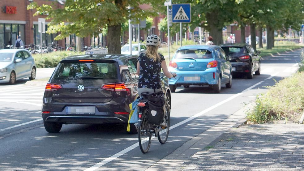 Ein Dauerbrenner: Der Radweg am Fischteichweg ist zu schmal. Foto: Romuald Banik