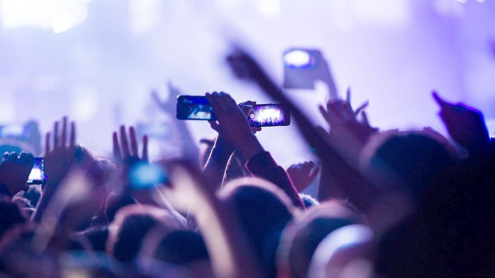 Oftmals würden Fans nicht merken, dass sie sich auf einer Ticketbörse befinden. (Symbolbild) Foto: Christophe Gateau