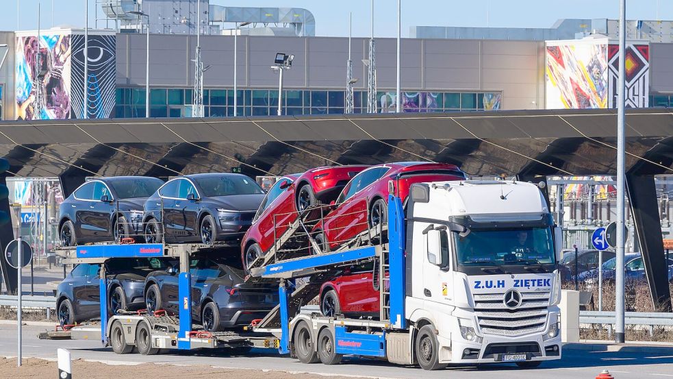 Tesla schaffte ein deutliches Absatzplus. (Archivbild) Foto: Patrick Pleul