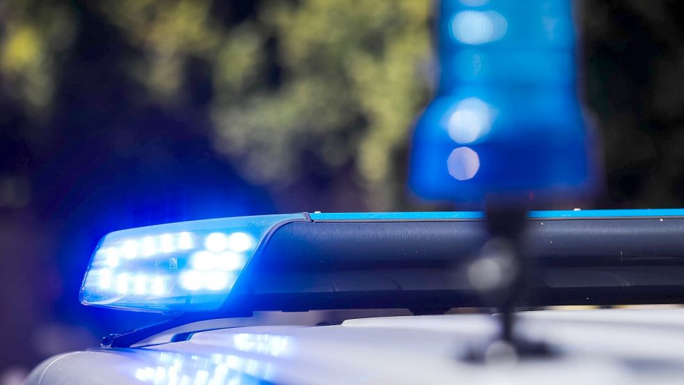Nachdem ein 37-Jähriger nach einem Polizeieinsatz starb, stehen Rettungs- und Einsatzkrätfte im Fokus der Staatsanwaltschaft. Foto: IMAGO/Fotostand/Michael Gründel