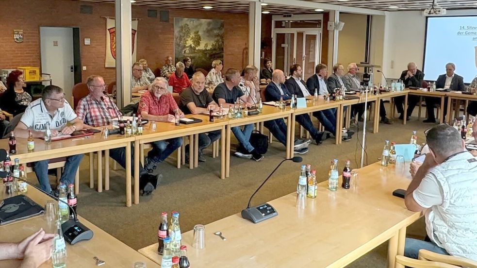In der zu Ende gehenden Wahlperiode saßen in Rats- und Ausschusssitzungen in Südbrookmerland überwiegend Männer an den Tischen. Foto: Holger Janssen
