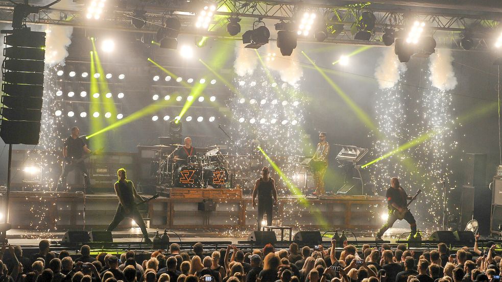 Unter anderem die Band Stahlzeit tritt regelmäßig in der Sparkassen-Arena auf. Foto: Stephan Friedrichs/Archiv