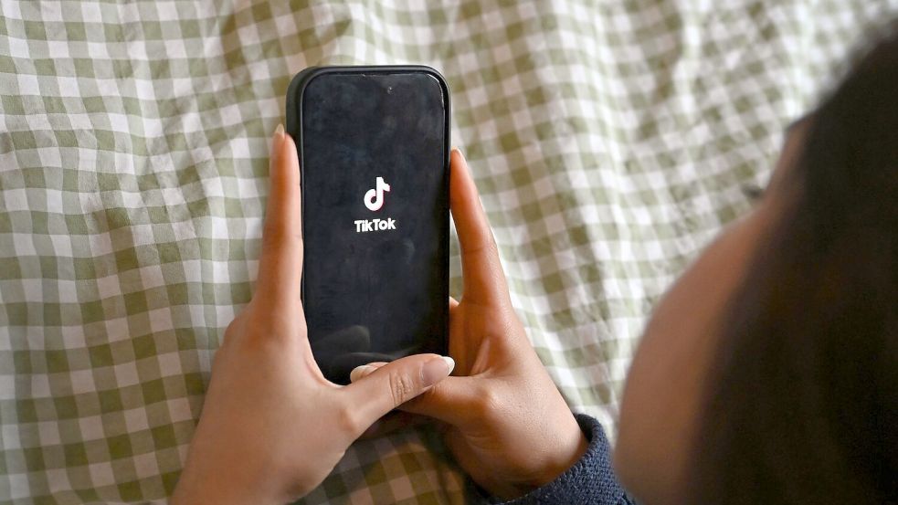 Gegen die Online-Plattform TikTok des chinesischen Anbieters ByteDance laufen mehrere EU-Verfahren. (Symbolbild) Foto: Elisa Schu/dpa