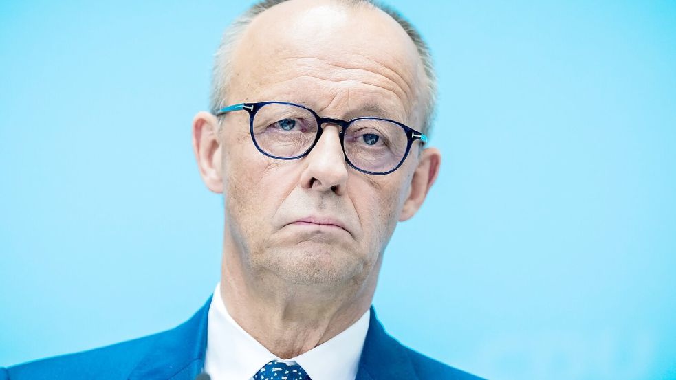 Bundeskanzler Merz will die Bewegungsfreiheit von Gefährdern einschränken lassen. Foto: Christoph Soeder/dpa