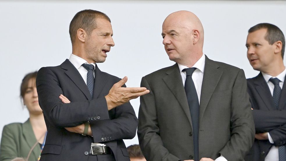 Die UEFA geht auf Distanz zu den FIFA-Plänen. (Archivbild) Foto: Robert Michael