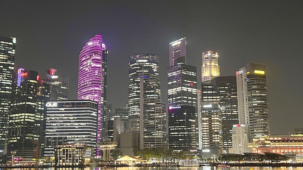 Die Glitzermetropole Singapur ist für ihre strengen Gesetze bekannt. Foto: Carola Frentzen/dpa