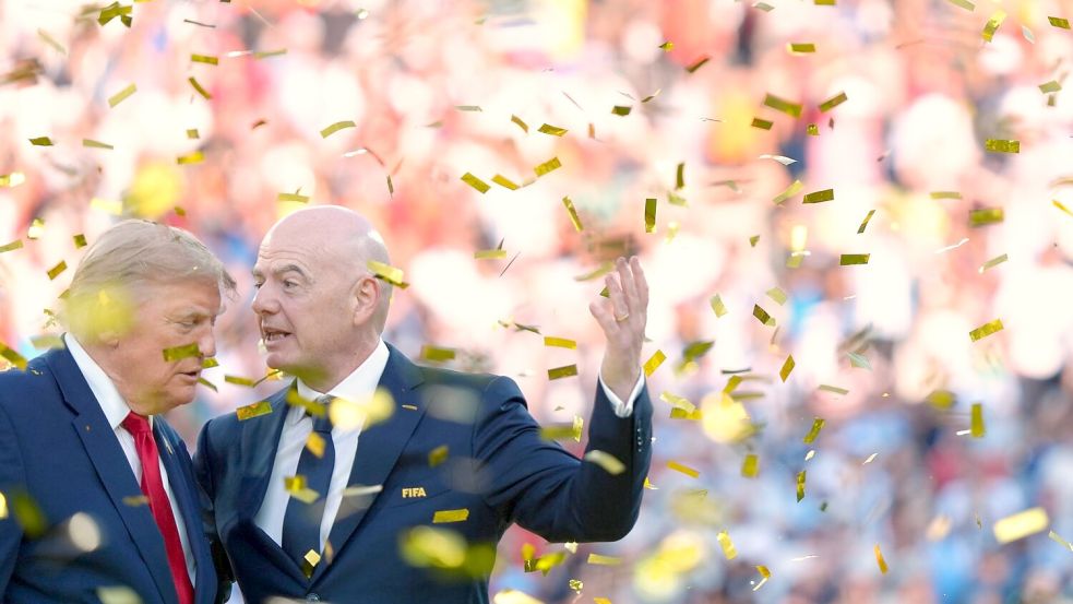 Trump und Infantino nach dem WM-Finale. (Archivbild) Foto: Jacquelyn Martin