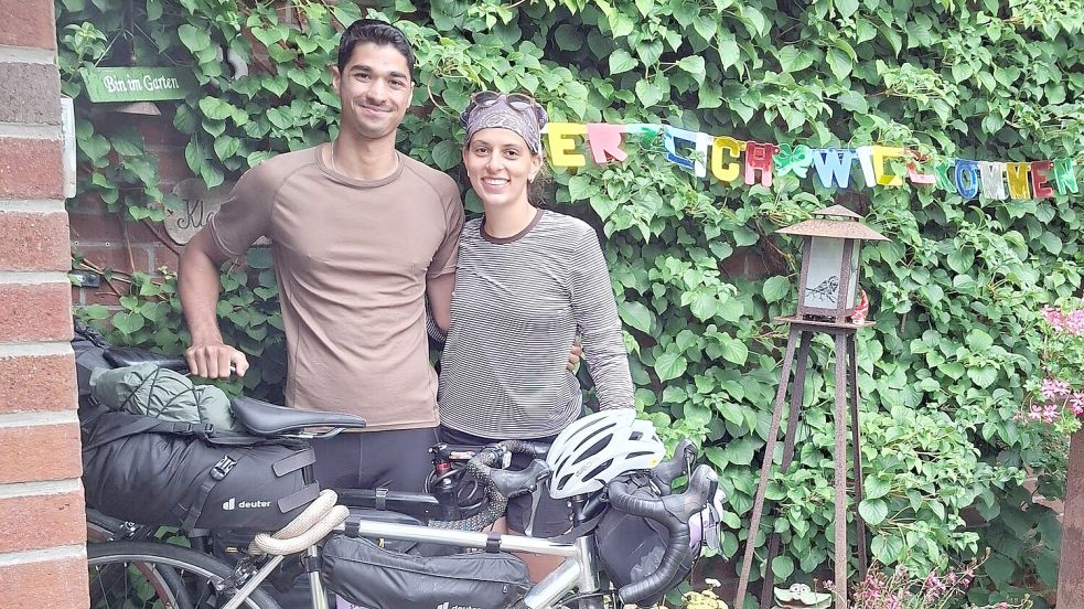 Chiara Blischke und ihr Partner Ranjid bei ihrer Ankunft in Ostfriesland. Foto: privat
