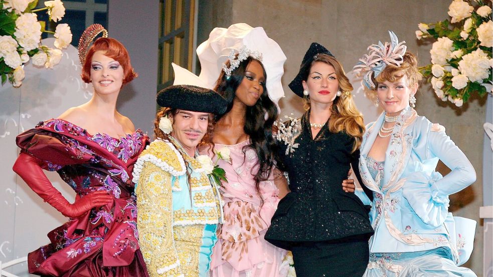 Der umstrittene Designer wird vom Metropolitan Museum in New York geehrt. (Archivbild) Foto: Bruno Pellerin