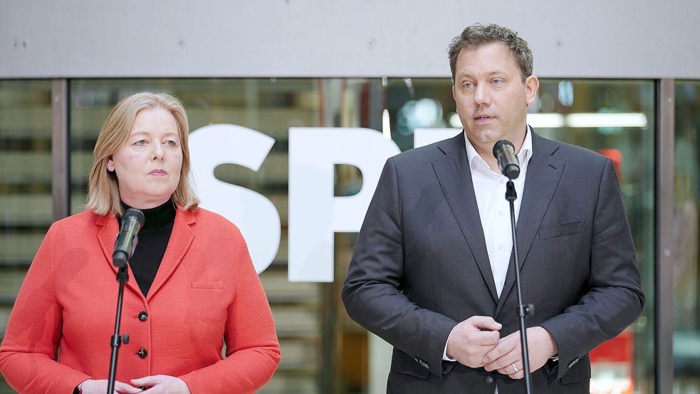 Wie lange bleiben Bärbel Bas und Lars Klingbeil - hier nach der verlorenen Landtagswahl in Rheinland-Pfalz - an der SPD-Spitze? (Archivfoto) Foto: Kay Nietfeld/dpa