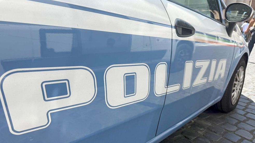 Die italienische Polizei bekam es mit einer falschen antiken Sehenswürdigkeit zu tun. (Illustration) Foto: Sabina Crisan/dpa