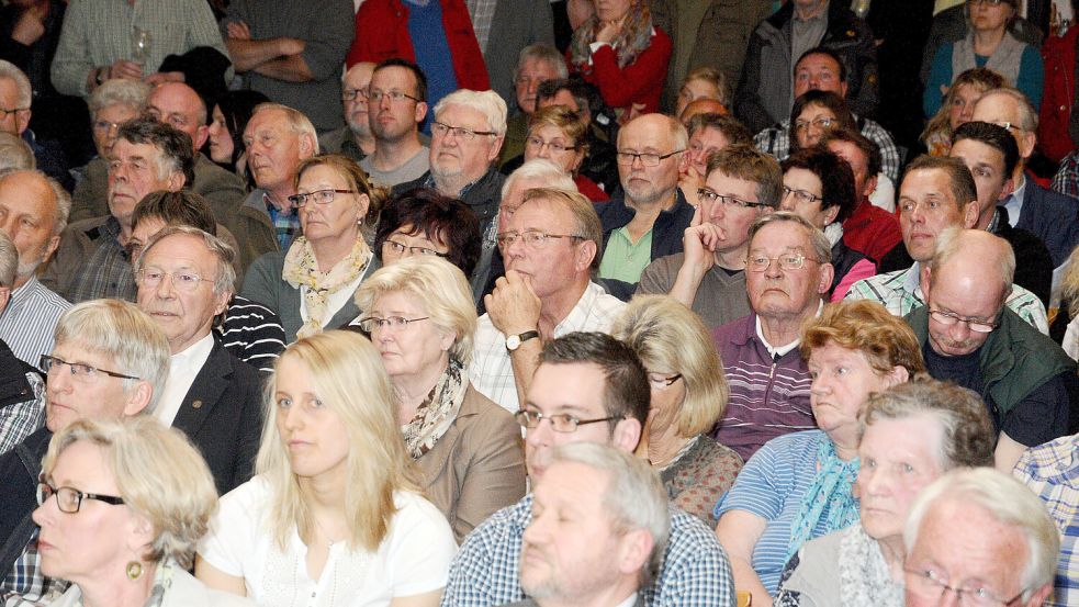 Zur Kommunalwahl im September sind vier Podiumsdiskussionen im Landkreis Aurich geplant. In der Vergangenheit (Bild) waren solche Runden stets gut besucht. Foto: Wilfried Frerichs/Archiv