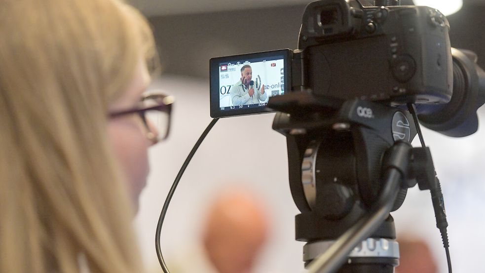Die Redaktion von Ostfriesen.tv plant Livestreams zu zwei Veranstaltungen im Internet. Foto: Klaus Ortgies/Archiv