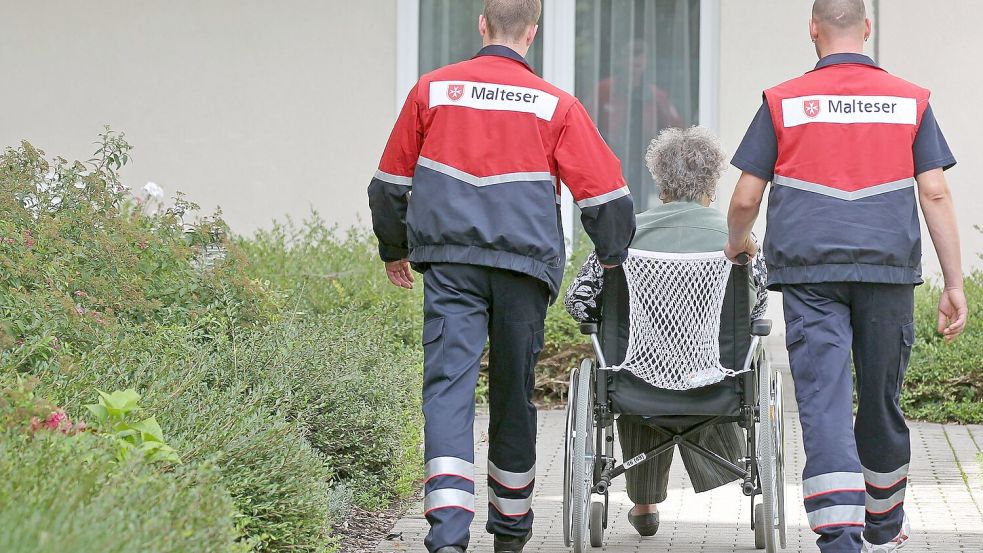 Zivildienstleistende waren lange eine wichtige Stütze für soziale Einrichtungen. (Archivbild) Foto: Jan Woitas/dpa-Zentralbild/dpa