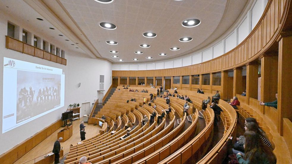 Der AfD-Politiker Ulrich Siegmund macht ein Geheimnis um seinen Studienort. Foto: dpa/Martin Schutt