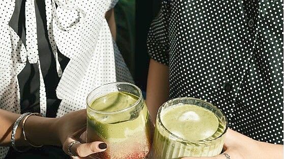 Grüner Tee ist gefragt. Die Ausfuhren stiegen deutlich, angetrieben vom wachsenden Interesse an japanischer Küche, Wellness-Trends und gesundheitsbewusster Ernährung. Foto: Canva