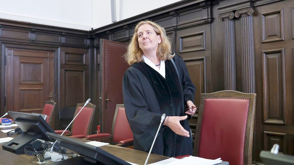 Die Vorsitzende Richterin sprach bei der Urteilsverkündung von Straftätern aus „braunen Kinderzimmern“. Foto: Christian Charisius