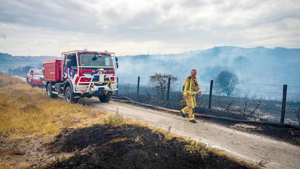 In den Dünen bei Wassenaar ist ein Feuer ausgebrochen. Foto: Josh Walet