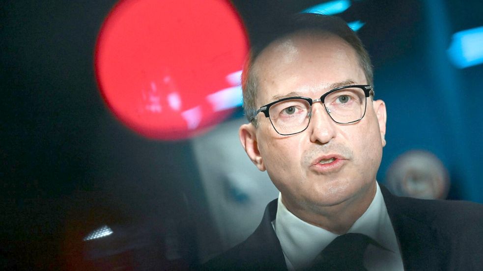 Bundesinnenminister Alexander Dobrindt nimmt den Vorfall sehr ernst. Foto: Hendrik Schmidt/dpa