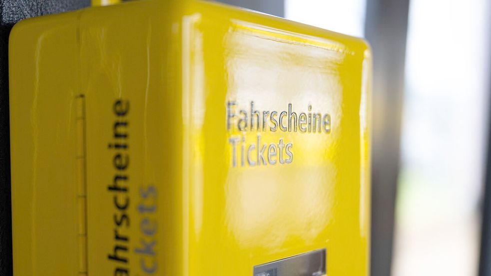 Die App „FreiFahren“ warnt vor Kontrollen im Berliner Nahverkehr. (Symbolbild) Foto: Christophe Gateau