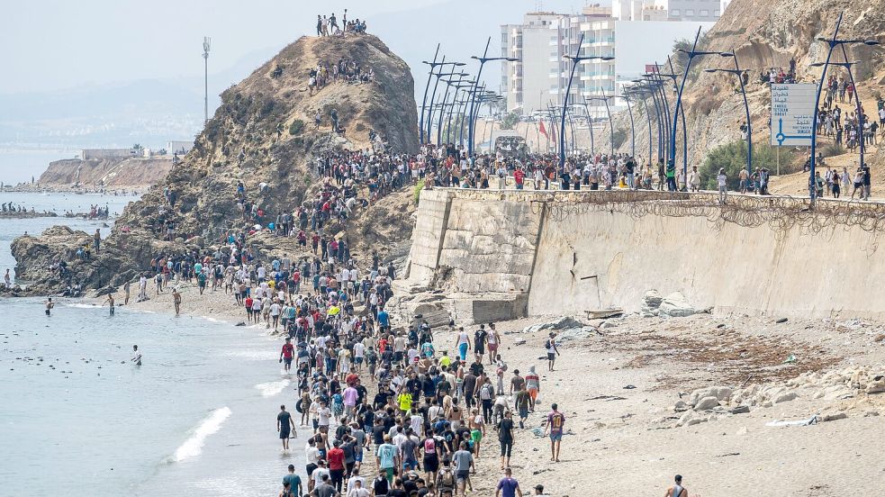 Mittlerweile hat der Großteil der Migranten Ceuta bereits wieder verlassen. (Archivbild) Foto: STR