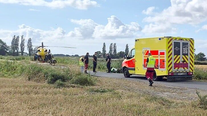 Ein Rettungshubschrauber brachte den verletzten Motorradfahrer nach dem Unfall in Siegelsum in eine Klinik. Foto: privat