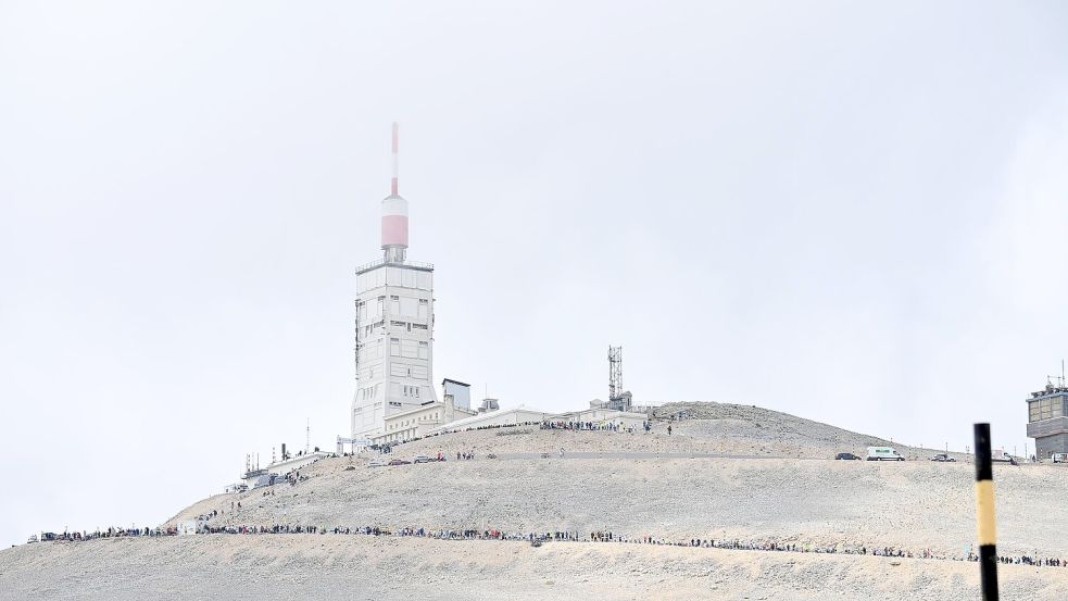 Der Mont Ventoux gehörte erstmals zum Programm der Frauen-Tour. (Archivbild) Foto: David Stockman/BELGA/dpa