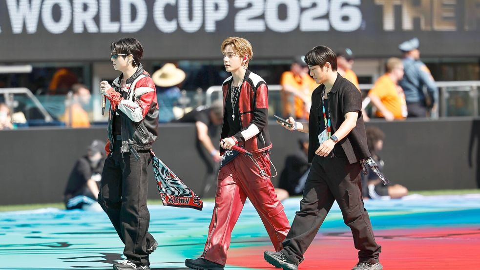 Wohl einer der größten Verkaufsschlager des K-Pops in der jüngeren Zeit: Die Band BTS, die jüngst bei der Halbzeitshow im WM-Finale auftrat. Foto: Imago/Mutsu Kawamori