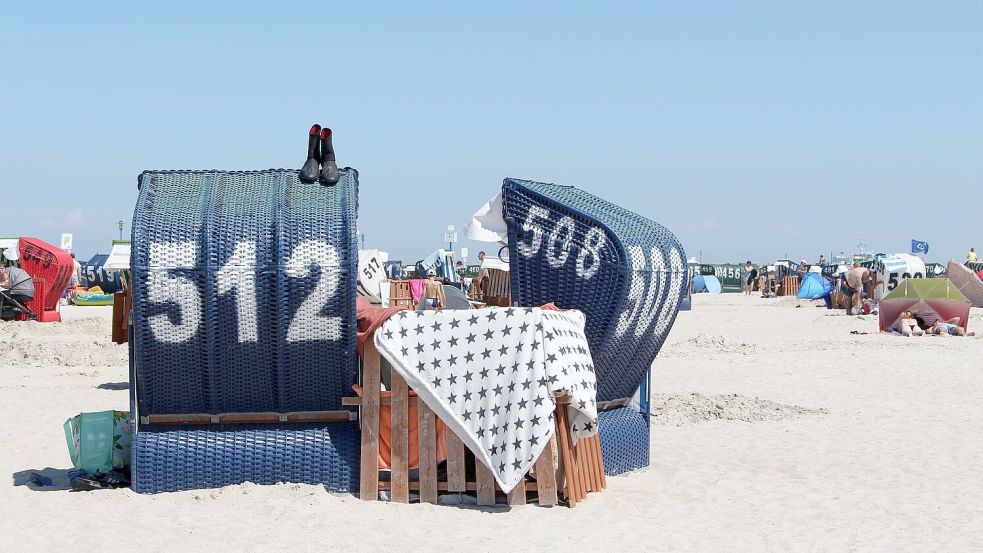 Sommer, Sonne, Strand: Die Küste von Ostfriesland lockt sowohl Einheimische als auch Touristen. Foto: Imke Oltmanns/Archiv