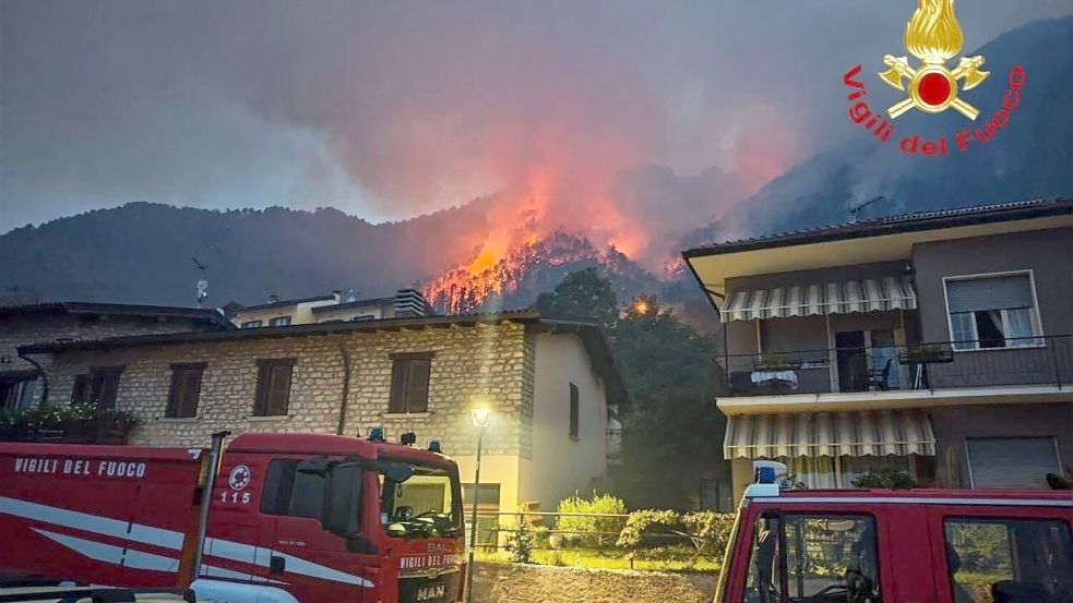 Zu dem Feuer kam es in der Gemeinde Tignale am Westufer des Gardasees. Foto: --/Vigili del Fuoco/dpa