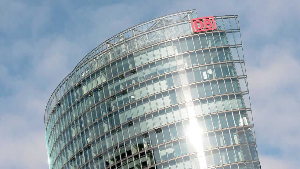 Werden Ziele, die der Bund vorgibt, nicht eingehalten, soll sich das auf die Bonuszahlungen von Bahnmanagern auswirken. Foto: Paul Zinken