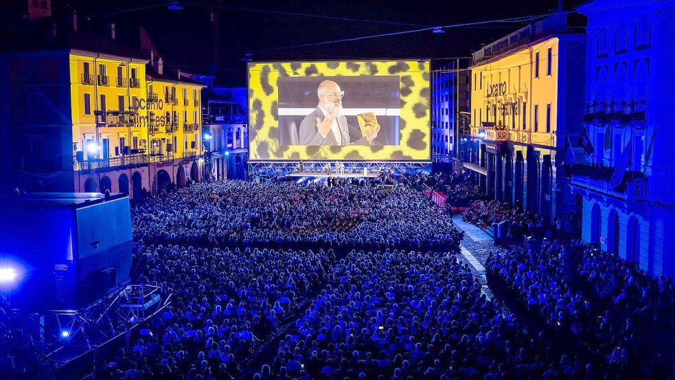Im Freiluftkino des Filmfestivals von Locarno finden bis zu 9.000 Zuschauerinnen und Zuschauer Platz. Foto: Jean-Christophe Bott