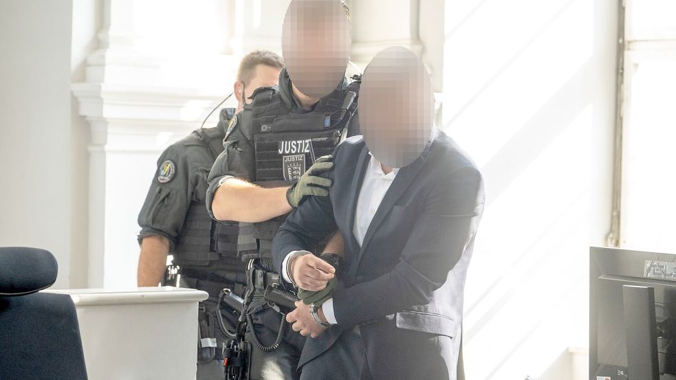 Der Angeklagte soll am 18. Geburtstag des ältesten Kindes auf seine Ehefrau geschossen haben Foto: Stefan Puchner/dpa