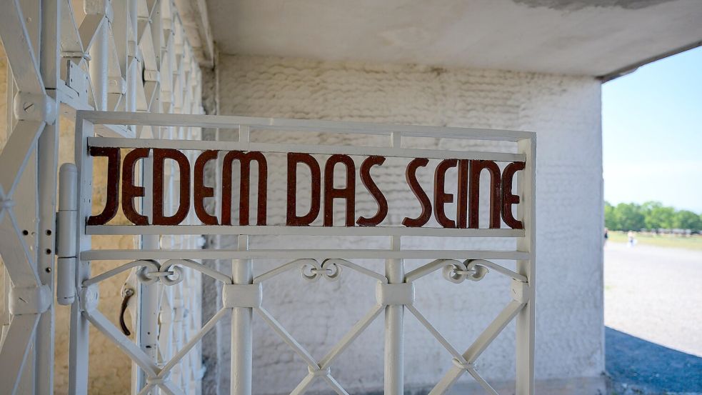 „Jedem das Seine“, so lautete eine zynische Inschrift im Tor der Konzentrationslagers Buchenwald. Erinnerungsarbeit ist heute wichtiger denn je. Foto: dpa/Stefan Müller