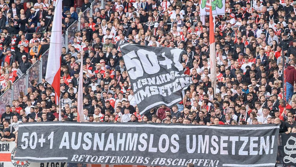 Die Meinung vieler Fans zur 50+1-Regel ist klar. (Archivbild) Foto: Jan Woitas
