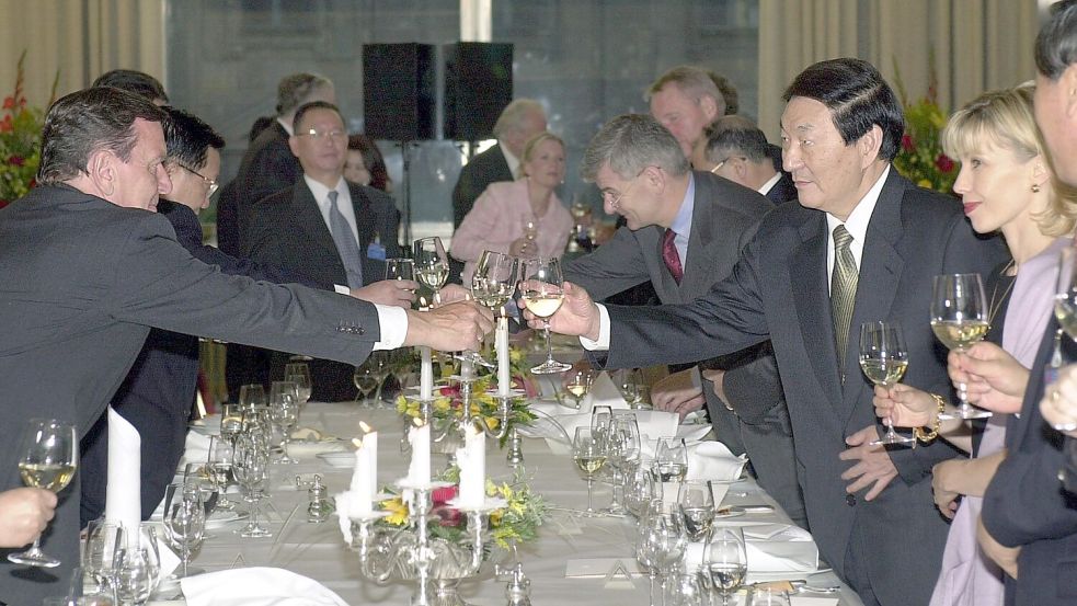 Unter Ex-Ministerpräsident Zhu Rongji läutete China seinen wirtschaftlichen Aufstieg ein. (Archivbild) Foto: picture-alliance / dpa