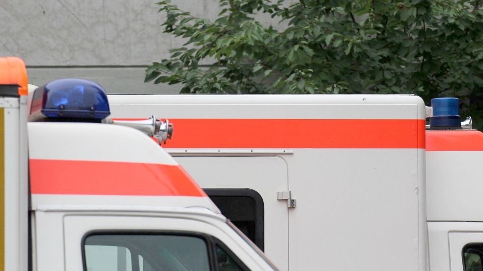 Ein Mann ist am Dienstag in Esens schwer verletzt ins Krankenhaus gebracht worden. Symbolfoto: Pixabay