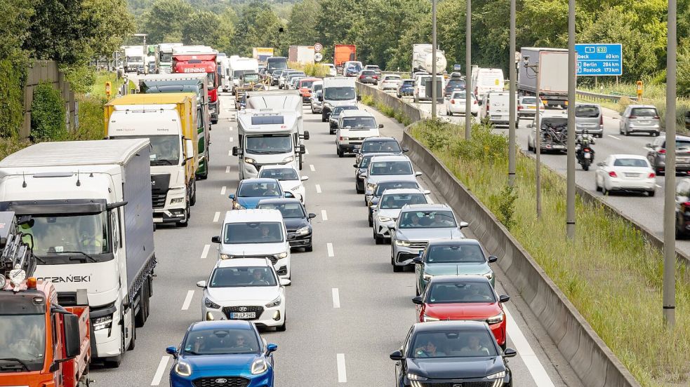 Zum Ferienende drohen am Wochenende auf vielen Autobahnen Staus. (Symbolbild) Foto: Ulrich Perrey
