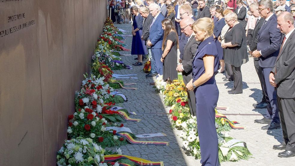 An der Gedenkstätte Berliner Mauer wurde an den Mauerbau vor 65 Jahren erinnert. Foto: Sören Stache/dpa