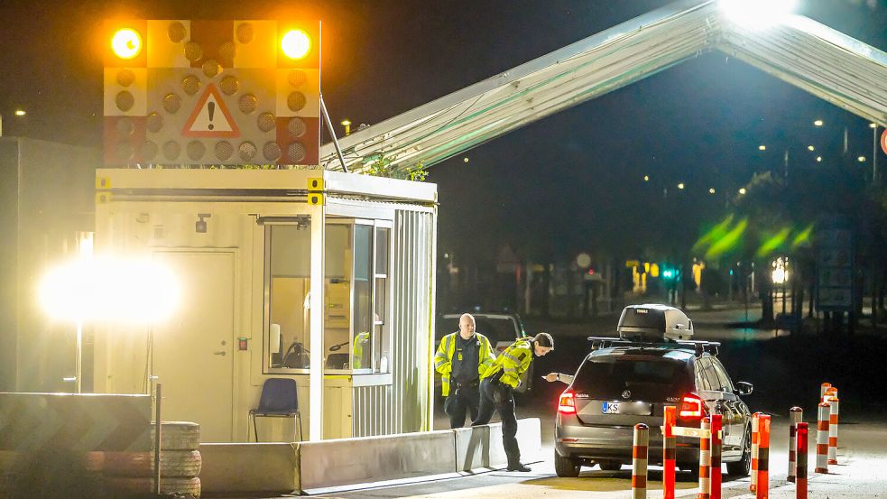 Geht es nach den Plänen der „Dansk Folkeparti“, soll an der Grenze zu Dänemark wieder rund um die Uhr jedes Auto kontrolliert werden. Foto: Sebastian Iwersen