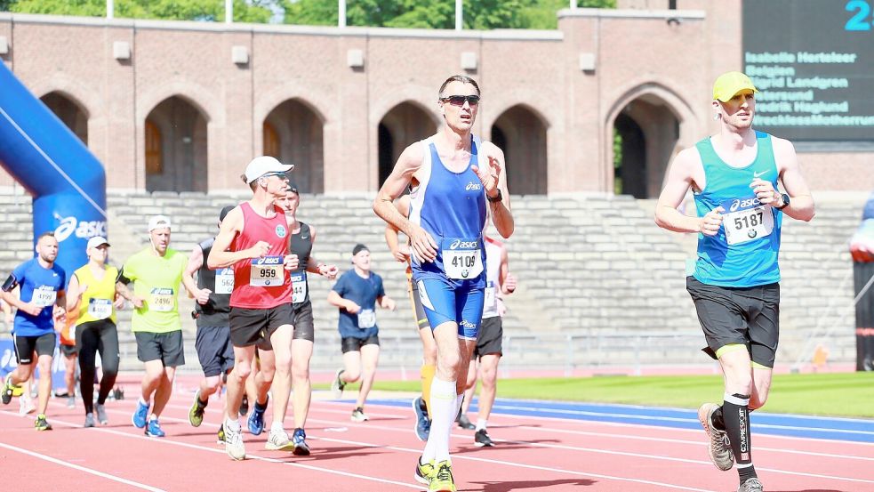 Heinz-Hermann Thelken aus Barßel spricht im Podcast Dirk läuft mit über den Hafenfestlauf. Foto: Thelken