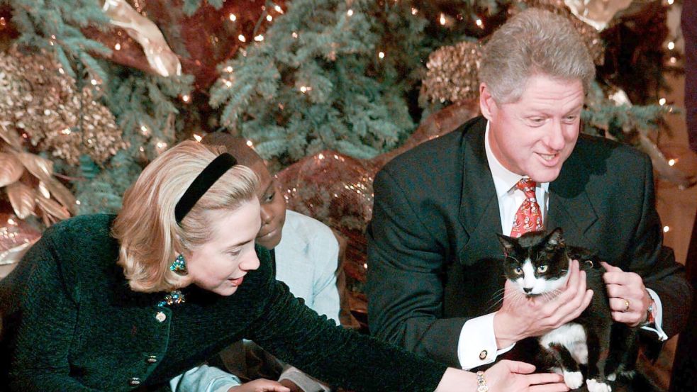 Die Clintons lernten sich an der Uni kennen (Archivbild). Foto: Ruth Fremson/AP/dpa
