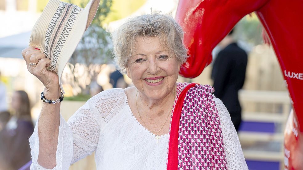 Gut gelaunt: Marie-Luise Marjan war bei den Reit-Weltmeisterschaften in Aachen zu Gast. Foto: IMAGO/Eibner-Pressefoto/J. Derondeau