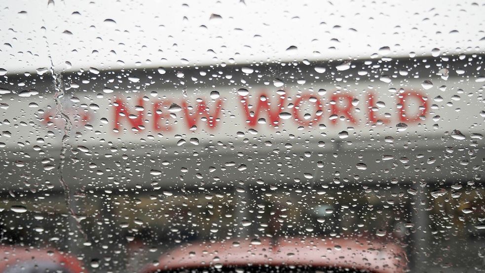 Die Angestellten des Supermarkts New World sammelten 30 Dollar für die Frau, die beinahe auf dem Parkplatz an einem Herzinfarkt gestorben wäre. Foto: unsplash/Jason Dodd