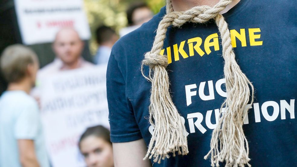 Zur Unterstützung der Anti-Korruptionskämpfer sind in der Ukraine immer wieder auch Demonstranten auf die Straße gegangen. (Archivbild) Foto: Sergey Dolzhenko