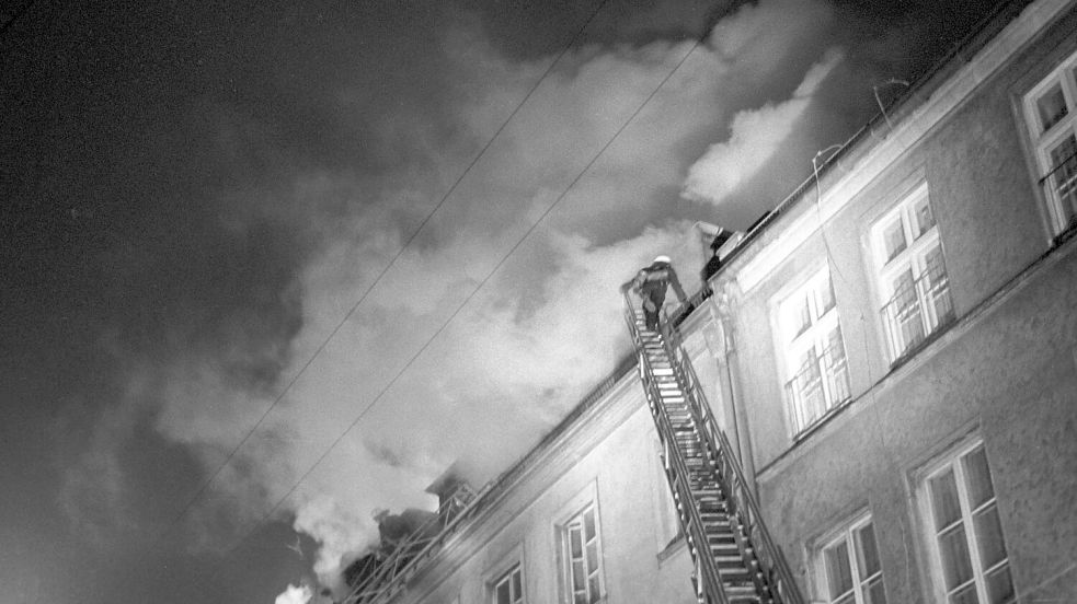 Bei dem Brandanschlag auf ein jüdisches Altenheim im Jahr 1970 geht die Generalstaatsanwaltschaft nun von einem rechtsextremen Einzeltäter aus. (Archivbild) Foto: picture alliance / Joachim Barfk