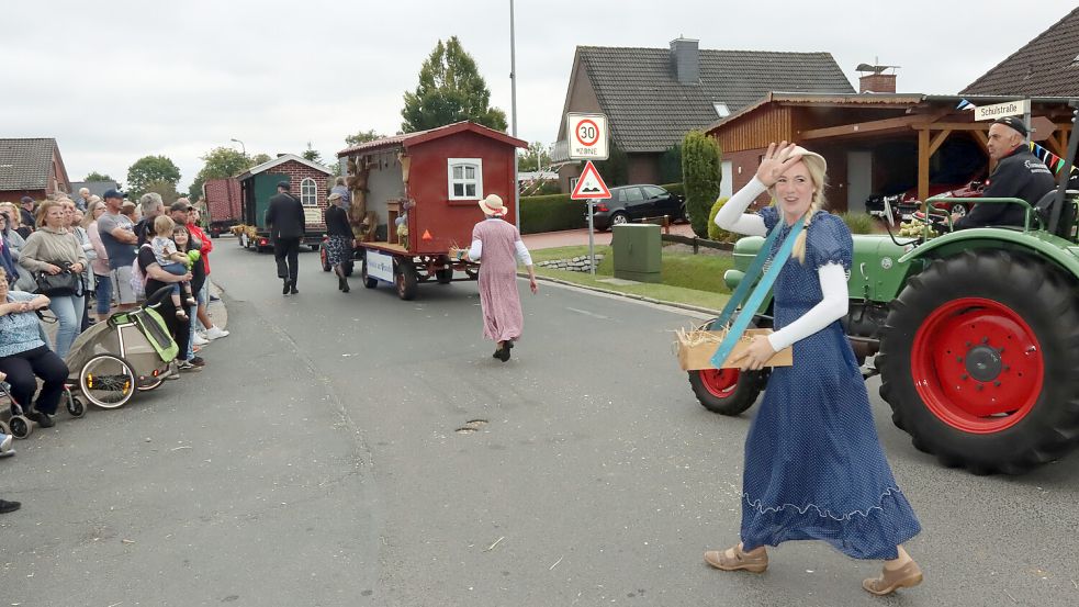 Der Korso zieht tausende von Schaulustigen an.